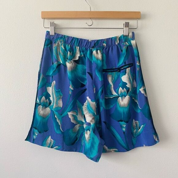 Marc Jacob’s Silk Floral Blue Shorts‎ - Picture 4 of 7